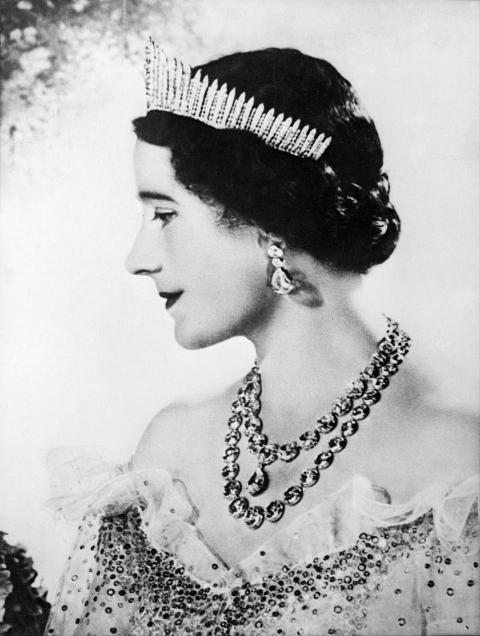 KÖNIGIN ELISABETH II