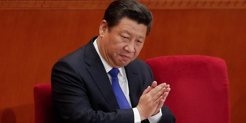 xi jinping rub hands