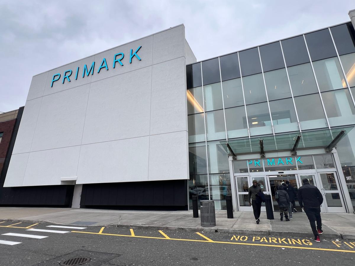 Primark Workout 2016  Retail signs, Visual merchandising displays