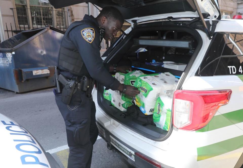 Police say the crooks fled toward a nearby subway station. G.N.Miller/NYPost