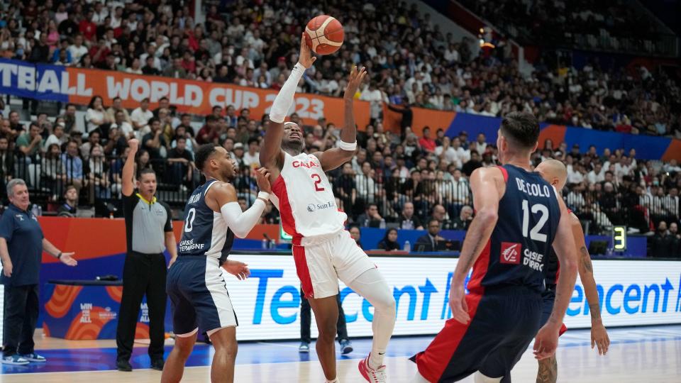 Le Canada a fait une déclaration forte sur la scène mondiale, revendiquant une victoire de 30 points sur la superpuissance mondiale du basket-ball.  (Photo AP/Dita Alangkara)