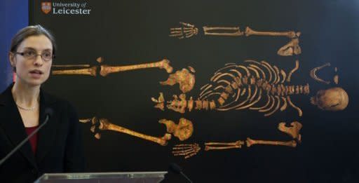 Un esqueleto hallado en un estacionamiento de Leicester (centro de Inglaterra) resultó ser del rey Ricardo III, el monarca muerto en 1485 en el campo de batalla e inmortalizado por Shakespeare, anunciaron unos expertos este lunes. (AFP | Andrew Cowie)
