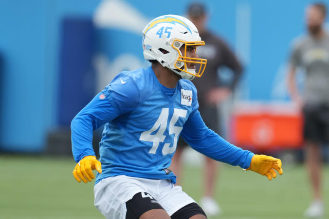 1 player to watch at each position during Chargers' 2023 training