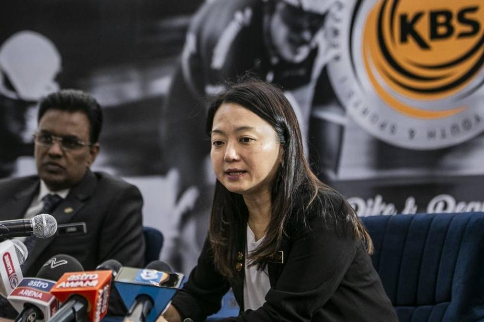 Youth and Sports Minister Hannah Yeoh speaks to the media after clocking in at the Ministry of Sports Malaysia in Putrajaya December 6, 2022. ― Picture by Hari Anggara