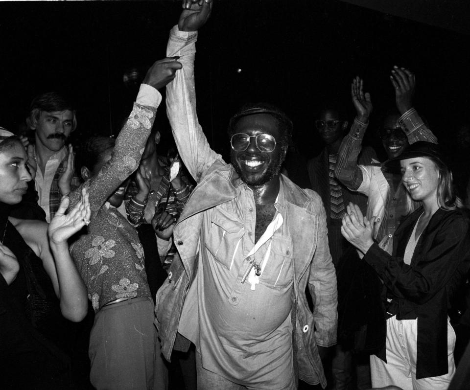 100 Photos of Celebrities Partying in the '70s