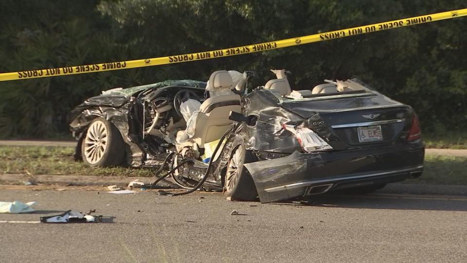 6 hurt, including 1 teen, after a fiery crash in Seminole County.