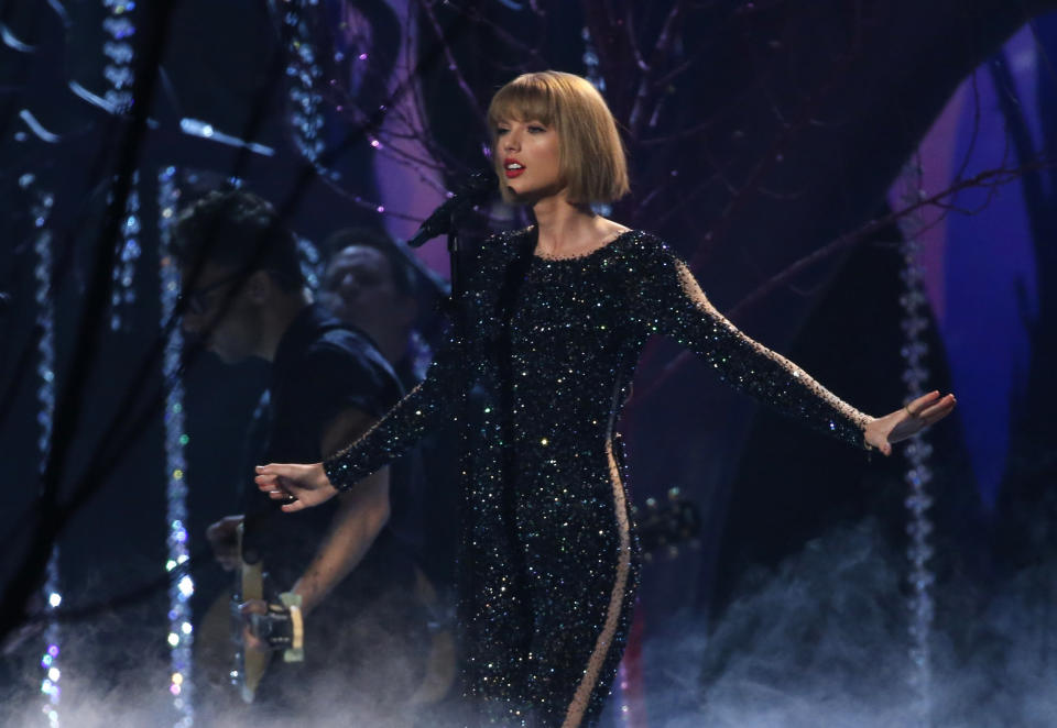 Swift performs "Out of the Woods" at the 58th Grammy Awards in Los Angeles&nbsp;on Feb. 15, 2016.