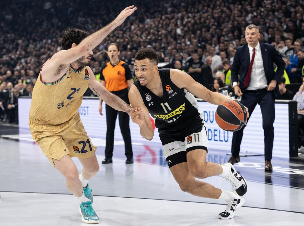 BELGRADE, SERBIA - MARCH 28: Dante Exum (R) of Partizan in action against Alex Abrines (L) of Barcelona during the 2022-23 Turkish Airlines EuroLeague Regular Season Round 31 game between Partizan Mozzart Bet Belgrade and FC Barcelona at Stark Arena on March 28, 2023 in Belgrade, Serbia. (Photo by Srdjan Stevanovic/Euroleague Basketball via Getty Images)