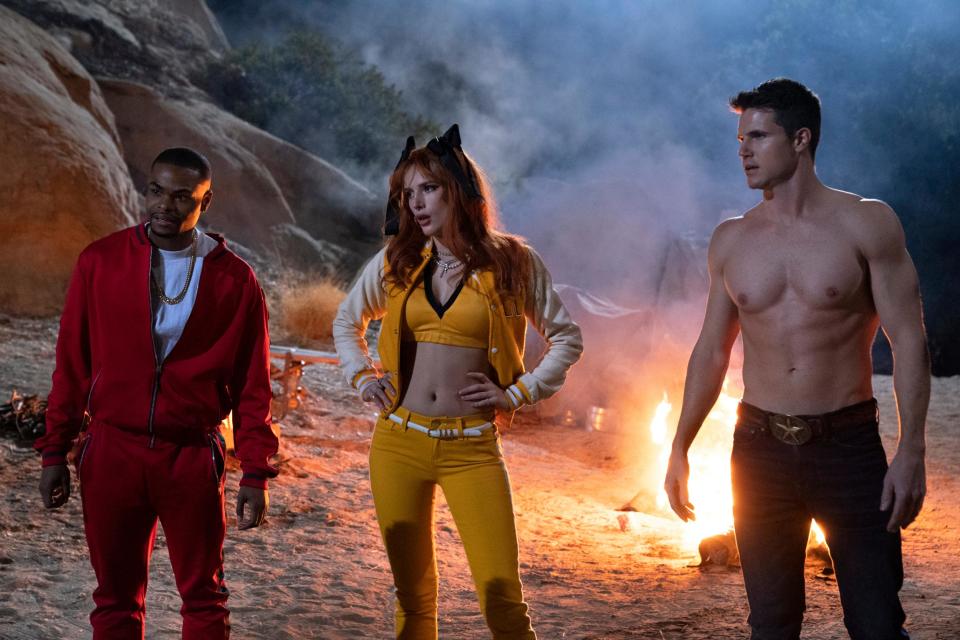 Andrew Bachelor, Bella Thorne and Robbie Amell in The Babysitter: Killer Queen (TYLER GOLDEN/NETFLIX )