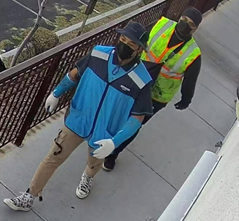 <em>Las Vegas police release image of two commercial robbery suspects. </em>(LVMPD)