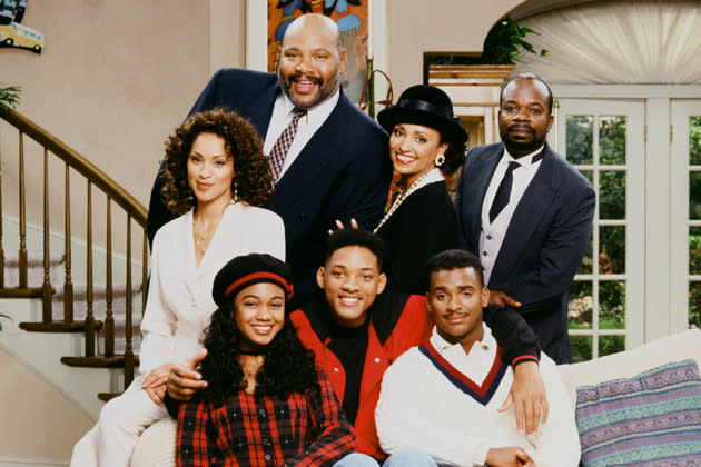 Die Sitcom um den coolen „Fresh Prince“ war perfekt auf den Charme von Hauptdarsteller Will Smith zugeschnitten und machte aus ihm einen Superstar. Seiner Karriere startete der Serienheld als Rapper... (Bild: Getty Images)