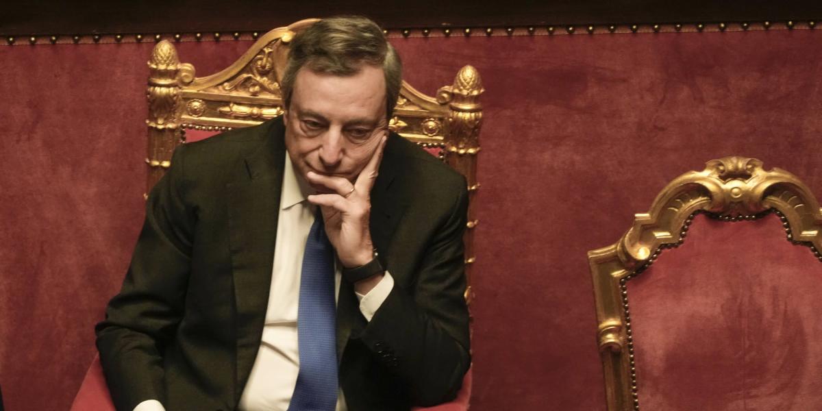 trois partis de gouvernement rifiuta la fiducia a Mario Draghi