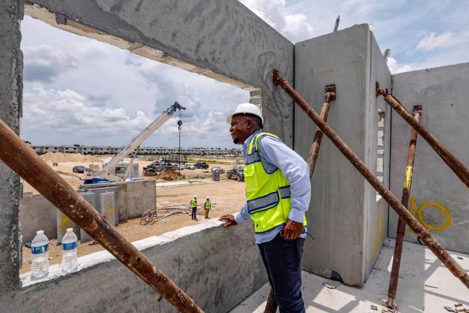 Factory manager Charles Gilbert at ONX Homes, stands inside one of the prefabricated homes under construction at the Alba community in Homestead. The modular homes include the new trend of a room with a bathroom and separate entrance, which the family can dedicate to a parent, a single child, or rent out to generate extra income and help with the payment of the house. mortgage. The houses were photographed in June 2023.