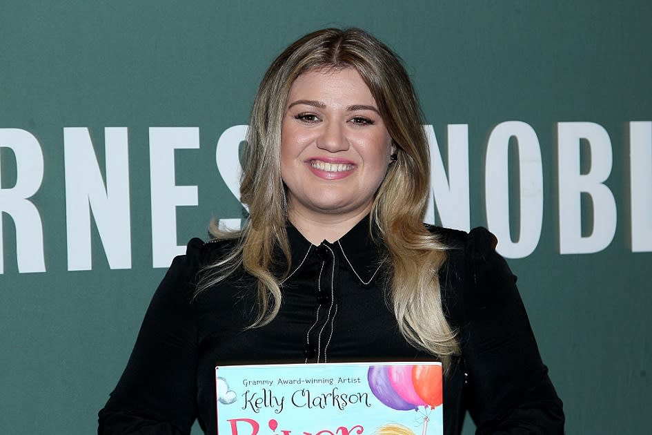 Watch Kelly Clarkson and daughter River Rose be adorable to the tune of Salt-N-Pepa