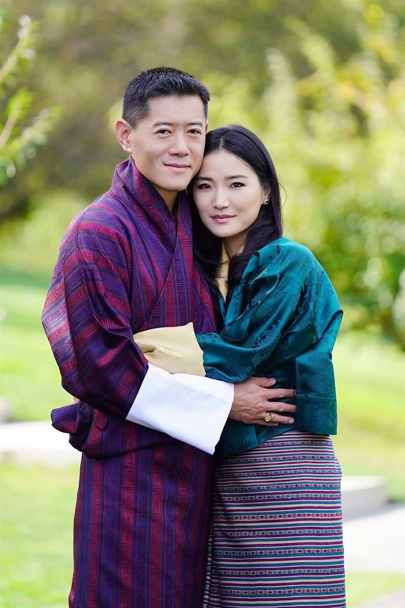 不丹國王旺楚克與王后吉增佩瑪，被譽為「最登對的王室夫妻」。（圖／海鵬提供）