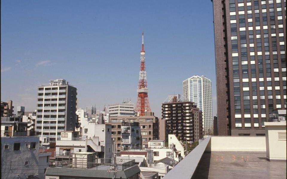 Tokyo Tower - The artist and Yumiko Chiba Associates
