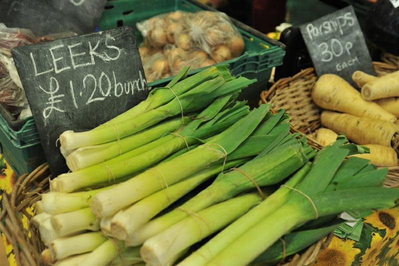 East Anglian Daily Times: Lavenham Farmers' Market vende una variedad de artículos.  Imagen: Búsqueda de noticias