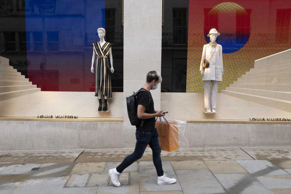 Bond Street under coronavirus lockdown on 1st July 2020 in London, England, United Kingdom. As the July deadline approaces and government will relax it's lockdown rules further, the central London remains very quiet, while some non-essential shops are allowed to open with individual shops setting up 'social distancing' systems. Bond Street is one of the principal streets in the West End shopping district and is very upmarket. It has been a fashionable shopping street since the 18th century. The rich and wealthy shop here mostly for high end fashion and jewellery. (photo by Mike Kemp/In PIctures via Getty Images)