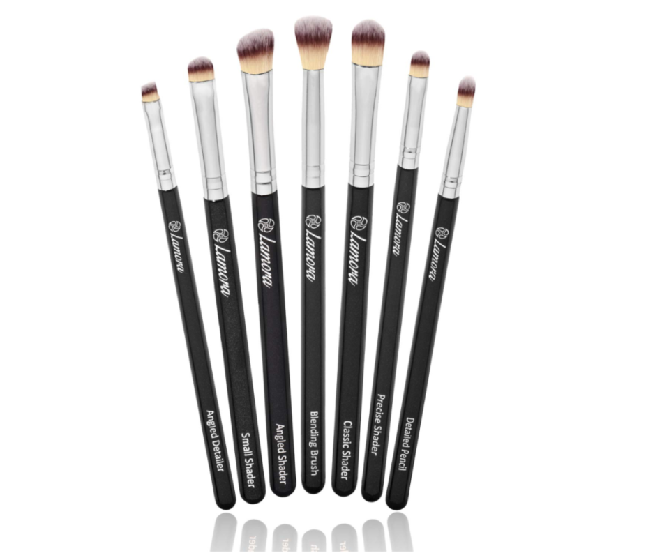 4) Lamora Eyeshadow Brush Set