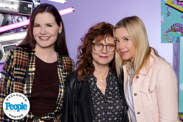 <p>Presley Ann/ Shutterstock</p> (L-R) Geena Davis, Susan Sarandon and Mira Sorvino at 90s Con 2024.