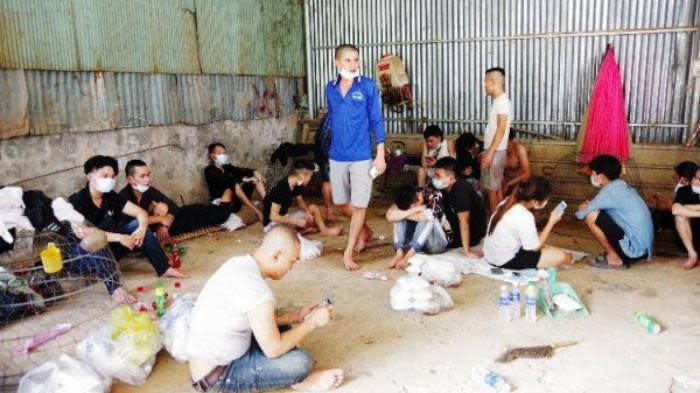 越南「豬仔」賭命出逃柬埔寨，最新畫面曝光！40人成功游泳返國、2人失敗。（翻自越南《交通報》）