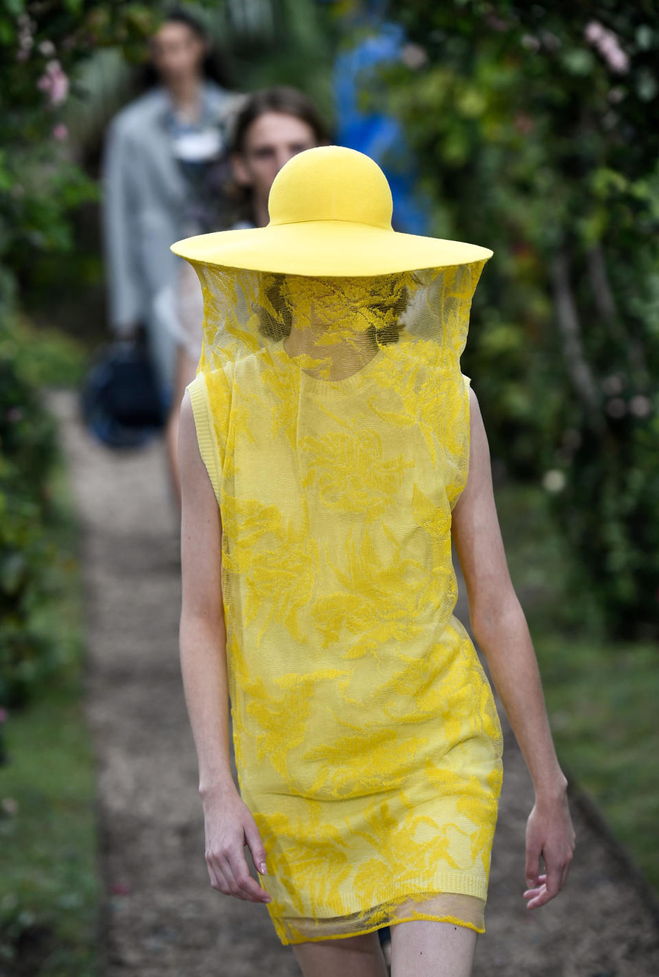 Kenzo fashion show. Beekeeper (Stephane De Sakutin / AFP - Getty Images)