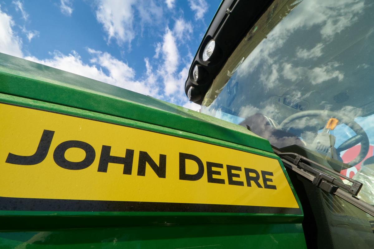 John Deere прави голямо съобщение за бъдещето на своето оборудване за тревни площи: „[Искаме] да обслужваме нашите развиващи се клиенти“