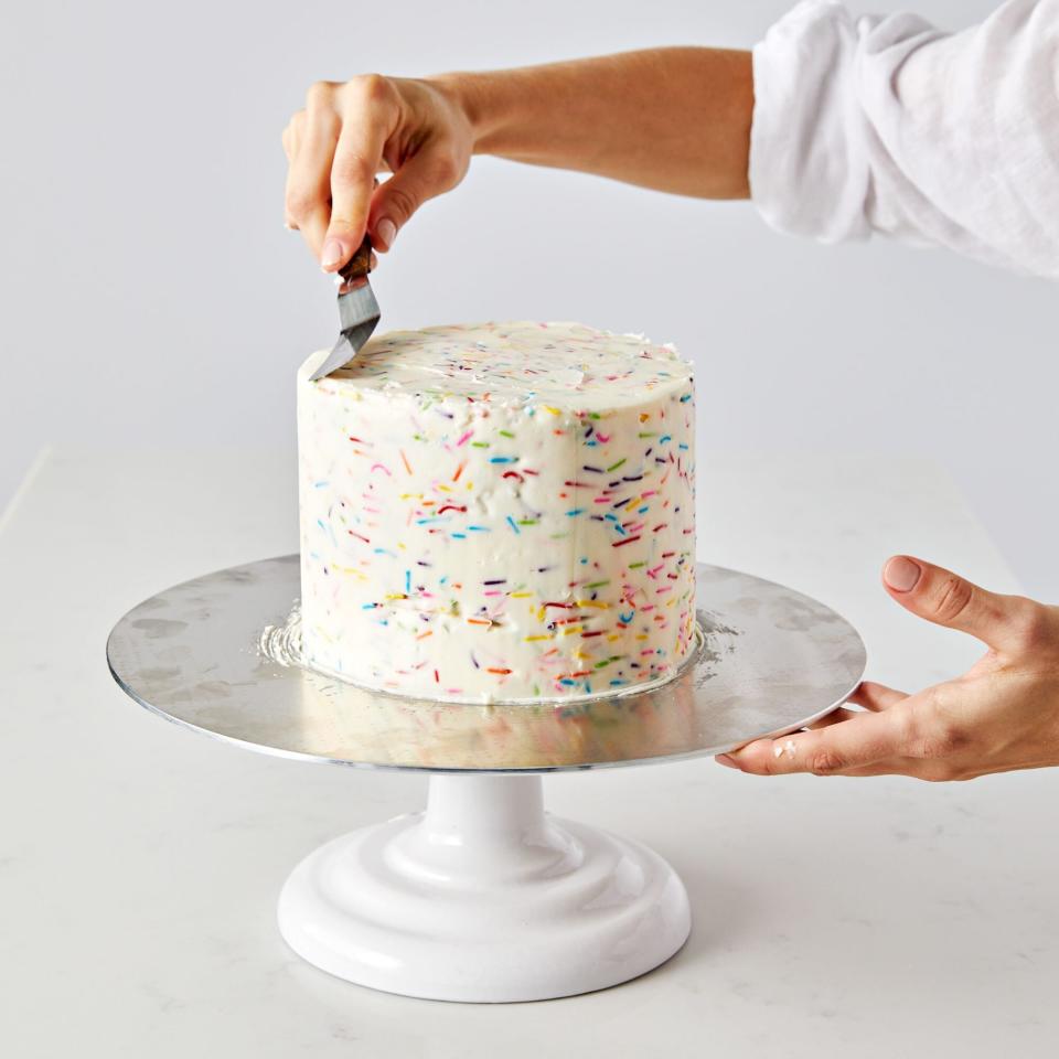 How To Frost a Smooth-Sided Cake Step 3