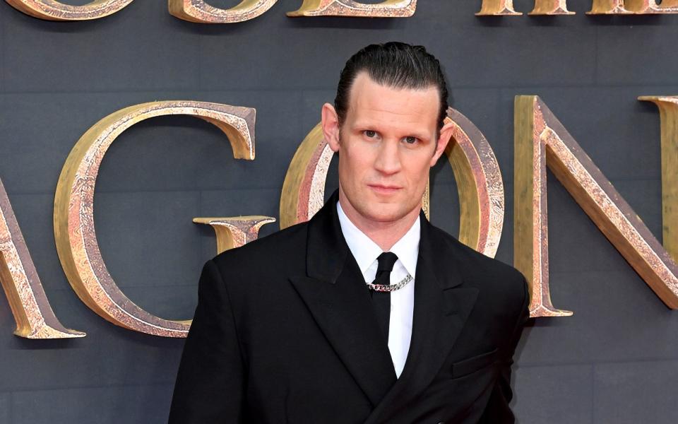 Durch seine Hauptrolle in "The Crown", wo er den jungen Prinz Philip spielte, ist er der in Deutschland wohl bekannteste Star des "House of the Dragon"-Casts: Schauspieler Matt Smith (in der Serie: Daemon Targaryen) am 15. August bei der Premiere am Londoner Leicester Square. (Bild: 2022 Getty Images/Gareth Cattermole)