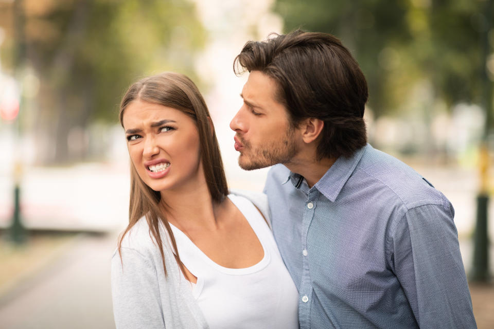 La halitosis puede arruinar muchos momentos con seres queridos y también en el ámbito laboral (Photo: Getty Images)