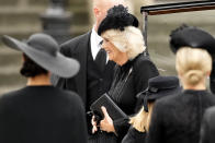 <p>Al funerale di Stato, la Famiglia Reale accompagna per l'ultima volta il feretro di Sua Maestà Regina Elisabetta II</p> 