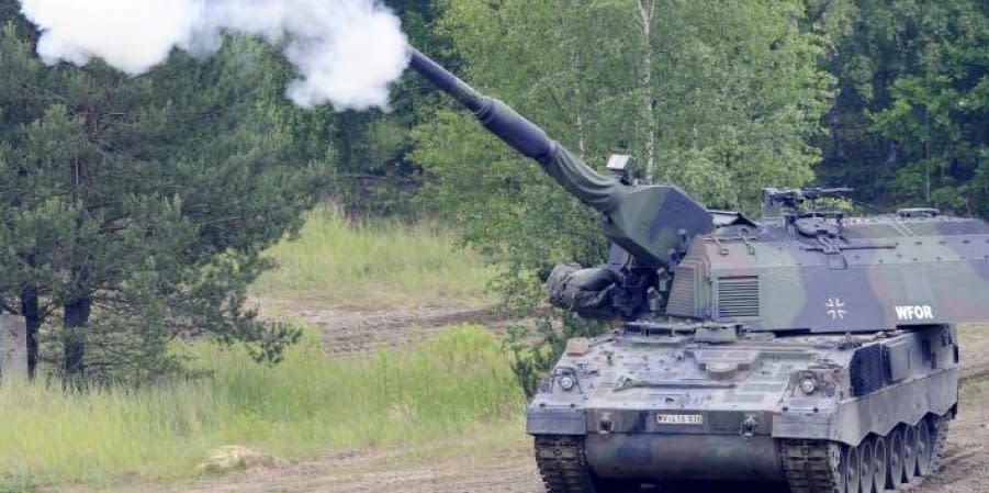 The Panzerhaubitzen 2000 armored howitzer