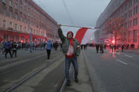 <p>Protesters light flares and carry Polish flags during a rally, organised by far-right, nationalist groups, to mark 99th anniversary of Polish independence in Warsaw, Poland Nov. 11, 2017. (Photo: Agencja Gazeta/Agata Grzybowska via Reuters) </p>