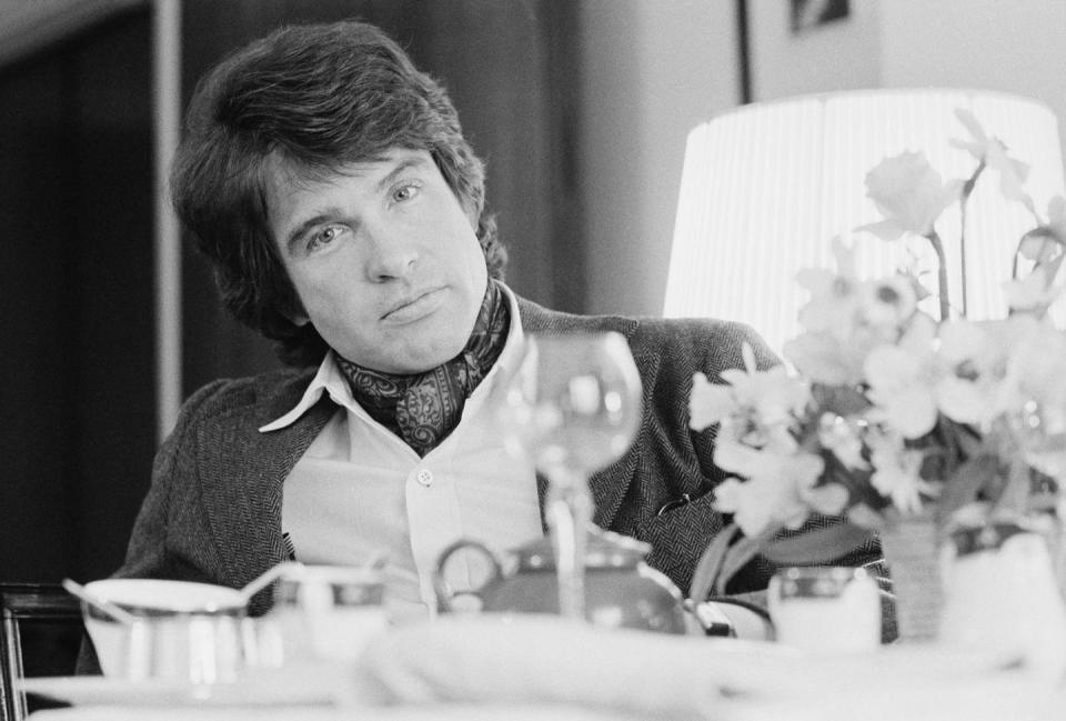 <p>Warren Beatty, and his ascot, pictured on April 18, 1975.<br></p>