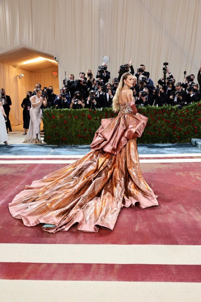 Blake Lively Trends Big as Her Met Gala 2022 Gown Changes From Copper to  Blue, an Ode to The Statue of Liberty