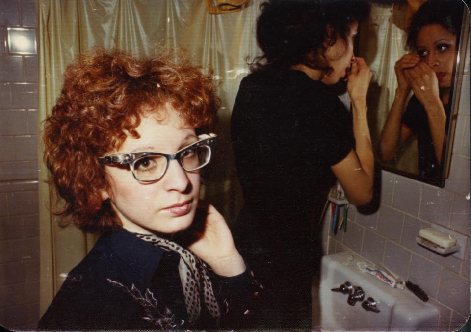 Nan in the bathroom with roommate Boston<span class="copyright">Nan Goldin</span>