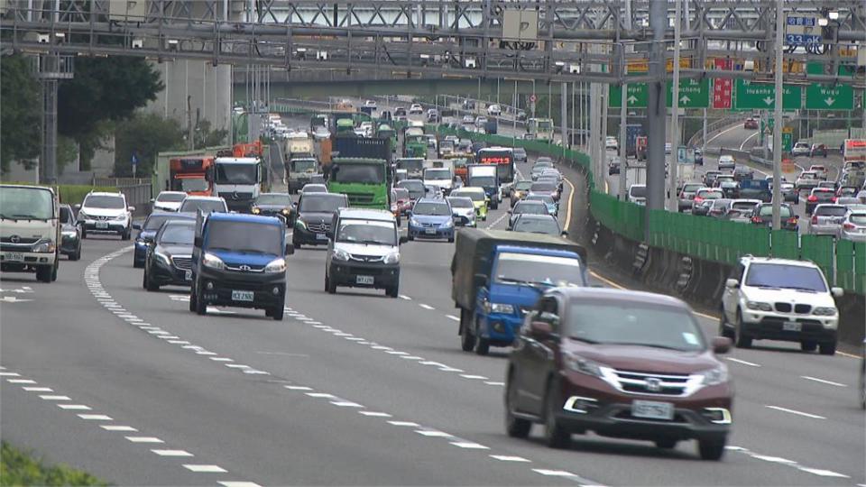 國道湧首波返鄉車潮！　國5南向恐塞到下午　北向初三、初四恐最塞