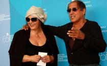 <p>So oft wie er von der Liebe gesungen hat, kein Wunder ... Die Italo-Stars Adriano Celentano und Claudia Mori heirateten bereits 1964, nachdem sie sich ein Jahr zuvor kennengelernt hatten. Und glaubt man Freunden des Paars, ist die Liebe der beiden noch lange nicht erkaltet. (Bild: Vittorio Zunino Celotto/Getty Images)</p> 