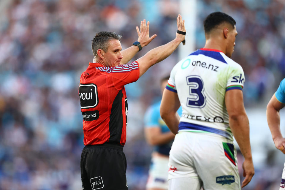 Roger Tuivasa-Sheck sent off the field.