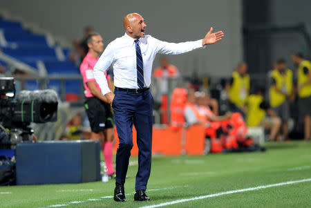 Soccer Football - Serie A - U.S Sassuolo v Inter Milan - Mapei Stadium – Citta del Tricolore, Reggio Emilia, Italy - August 19, 2018 Inter Milan coach Luciano Spalletti during the match REUTERS/Jennifer Lorenzini