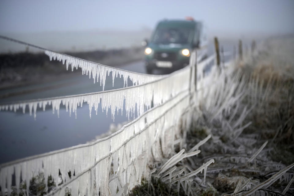 MACCLESFIELD, UNITED KINGDOM - JANUARY 17  Splashes from a puddle create icicles on a hedgerow in sub-zero temperatures on January 17, 2023 in Macclesfield, United Kingdom. There are five yellow warnings for snow and ice in place for all the UK nations and the Met Office has also issued a rare amber warning for the north of Scotland overnight into Wednesday. (Photo by Christopher Furlong/Getty Images)