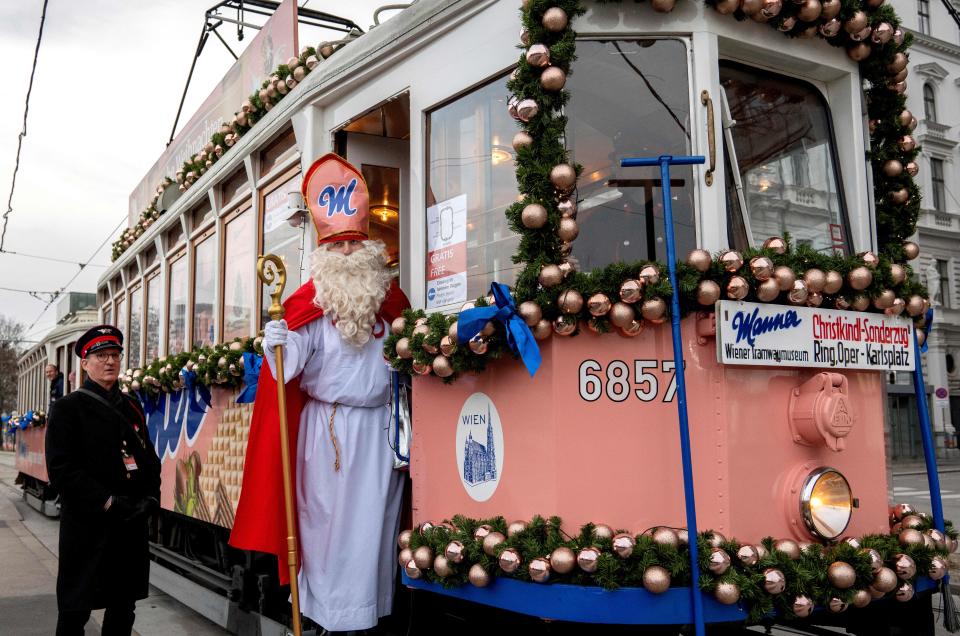 En Autriche, le père Noël prend le tramway