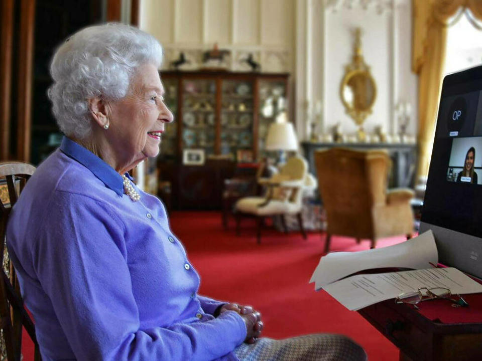 Queen Elizabeth II. im Videochat mit Vertretern der Organisation 