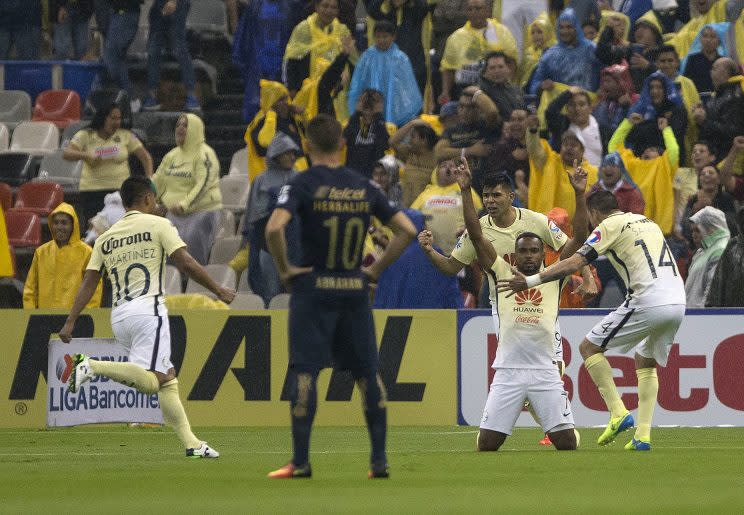 América vs. Guadalajara. Las 'Águilas' llegan obligados a conseguir títulos en su Centenario pero además deberán vencer a las Chivas que le tienen tomada la medida en los últimos clásicos. (AP Photo/Christian Palma)