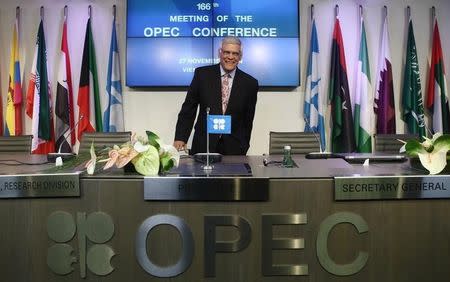 OPEC Secretary-General Abdullah al-Badri arrives for a news conference after a meeting of OPEC oil ministers at OPEC's headquarters in Vienna November 27, 2014. REUTERS/Heinz-Peter Bader