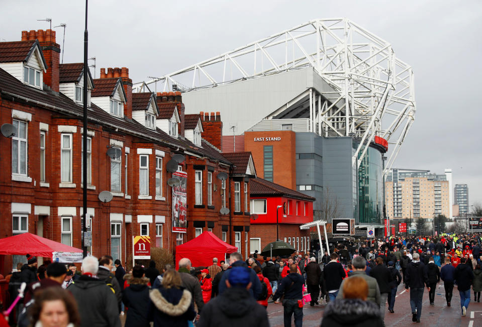 <p>Fans make their way to the ground </p>