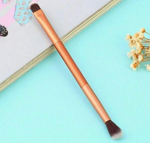 Eyeshadow Brush: Biweekly