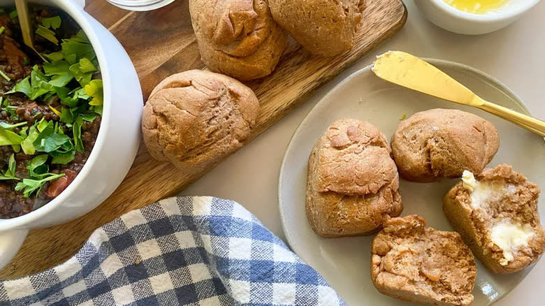 Dinner rolls with butter and salad