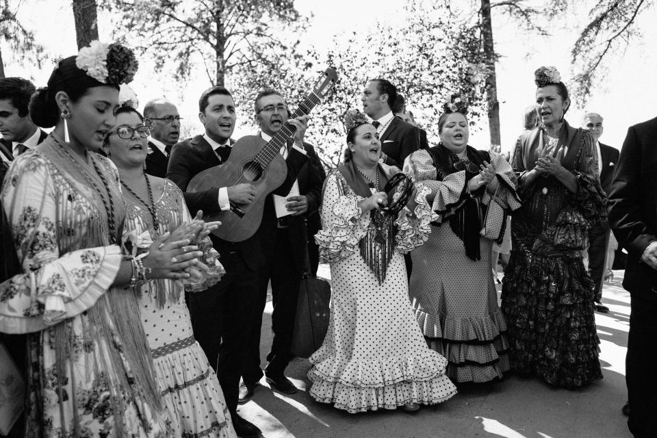 Just Outside of Madrid, This Countryside Wedding Combined Spanish and Filipino Traditions