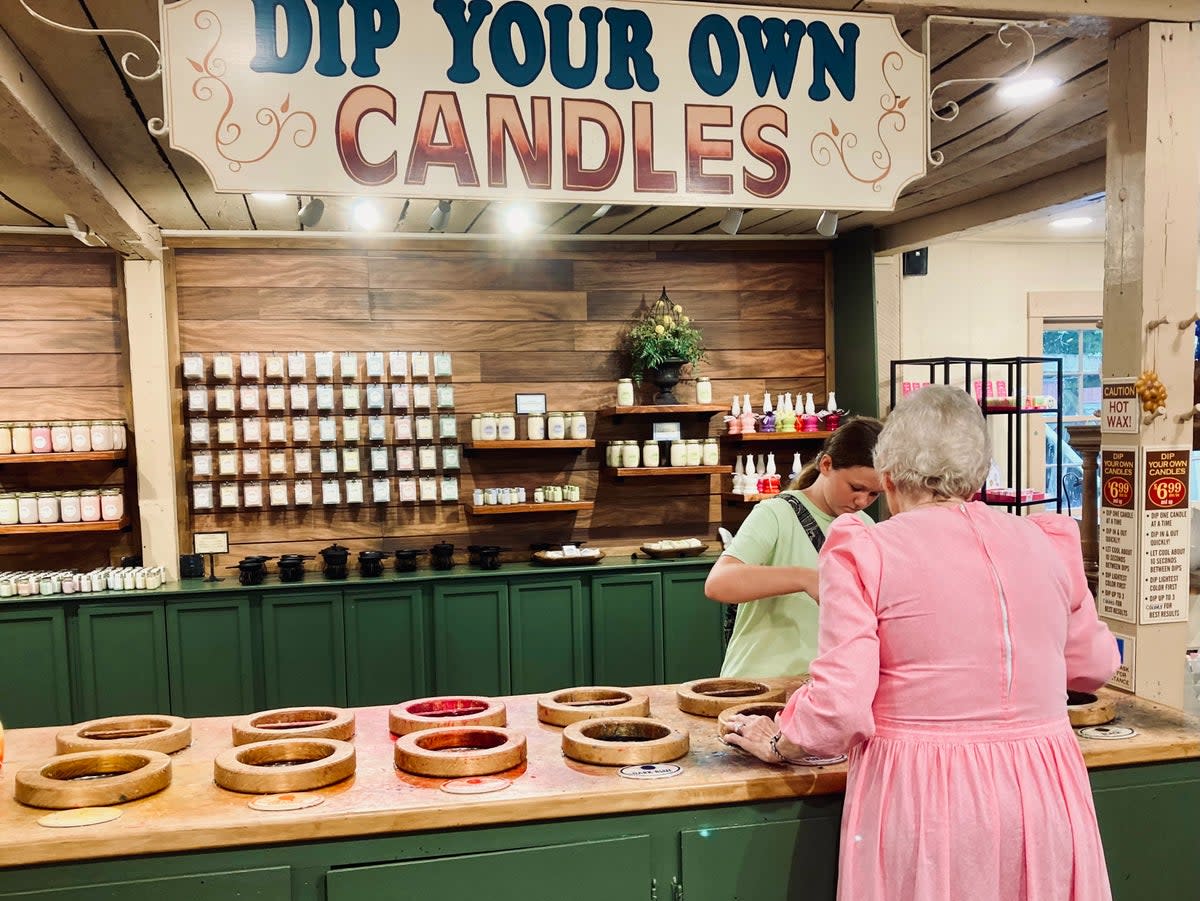 Candle dipping at Dollywood (Zoey Goto)